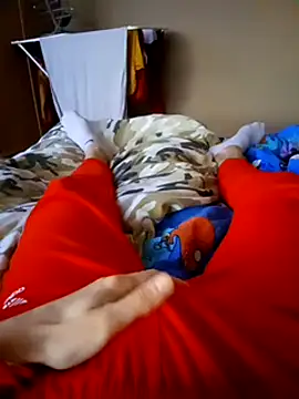 Snapshot of MlodyDres chatting on February 16, 4:21 pm MlodyDres online show from February 16, 4:21 pm