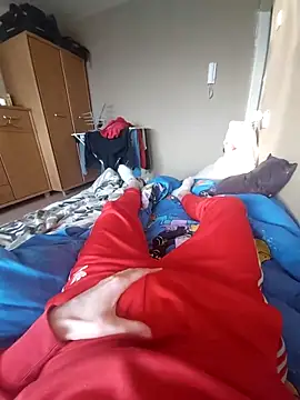 Snapshot of MlodyDres chatting on February 20, 3:19 pm MlodyDres online show from February 20, 3:19 pm