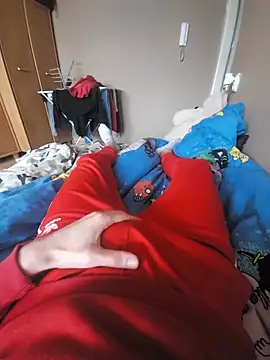 Snapshot of MlodyDres chatting on February 21, 7:12 am MlodyDres online show from February 21, 7:12 am