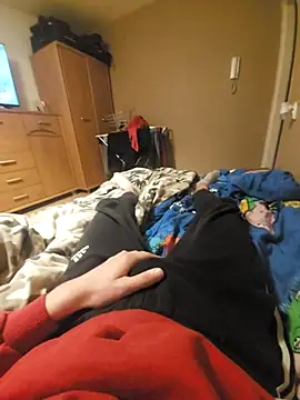 Snapshot of MlodyDres chatting on February 24, 4:36 pm MlodyDres online show from February 24, 4:36 pm