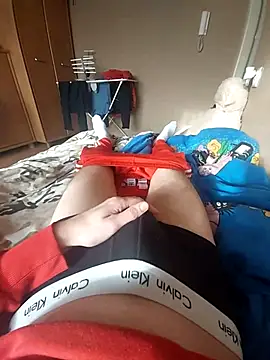 Snapshot of MlodyDres chatting on March 5, 2:34 pm MlodyDres online show from March 5, 2:34 pm