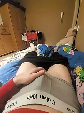 Snapshot of MlodyDres chatting on March 12, 8:41 am MlodyDres online show from March 12, 8:41 am