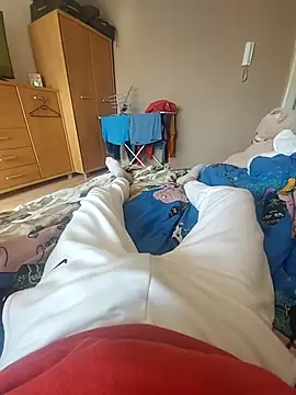 Snapshot of MlodyDres chatting on March 20, 12:00 pm MlodyDres online show from March 20, 12:00 pm