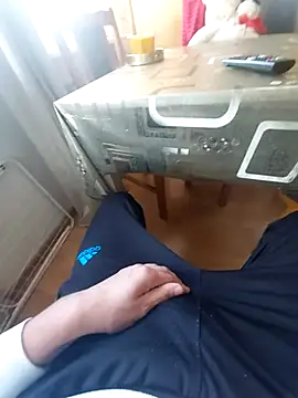 Snapshot of MlodyDres chatting on September 16, 6:36 am MlodyDres online show from September 16, 6:36 am