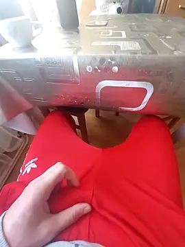 Snapshot of MlodyDres chatting on October 3, 8:11 am MlodyDres online show from October 3, 8:11 am