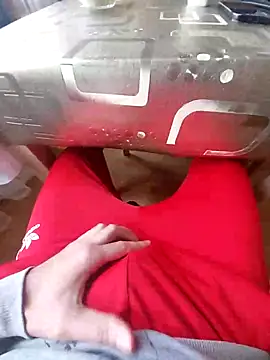 Snapshot of MlodyDres chatting on October 15, 6:46 am MlodyDres online show from October 15, 6:46 am