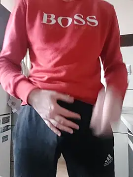 Snapshot of MlodyDres chatting on October 22, 5:41 am MlodyDres online show from October 22, 5:41 am