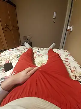 Snapshot of MlodyDres chatting on November 30, 2:21 pm MlodyDres online show from November 30, 2:21 pm