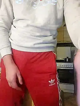 Snapshot of MlodyDres chatting on December 1, 4:45 pm MlodyDres online show from December 1, 4:45 pm