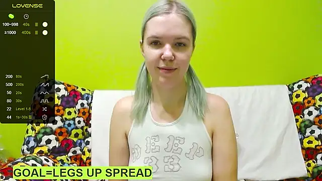 Snapshot of Ultra_Meow chatting on February 11, 12:17 am Ultra Meow online show from February 11, 12:17 am