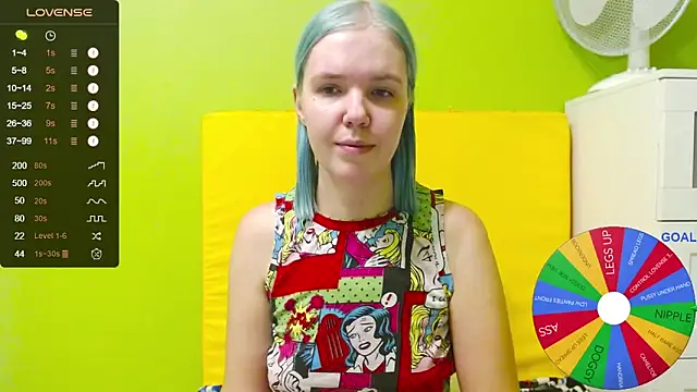 Snapshot of Ultra_Meow chatting on October 20, 7:36 pm Ultra Meow online show from October 20, 7:36 pm