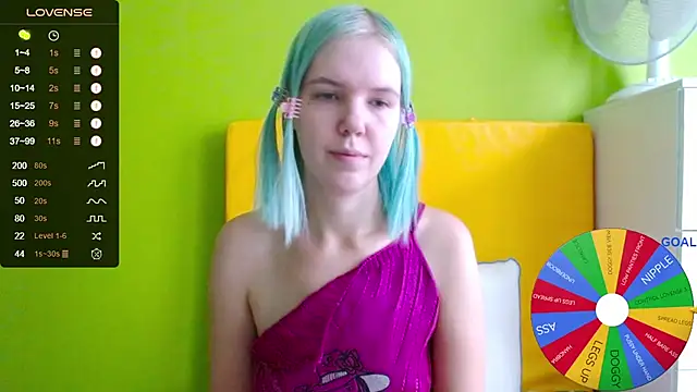 Snapshot of Ultra_Meow chatting on October 27, 11:03 am Ultra Meow online show from October 27, 11:03 am