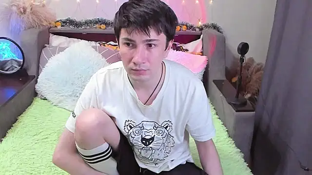 Snapshot of Yumi_steve chatting on November 2, 4:20 pm Yumi steve online show from November 2, 4:20 pm