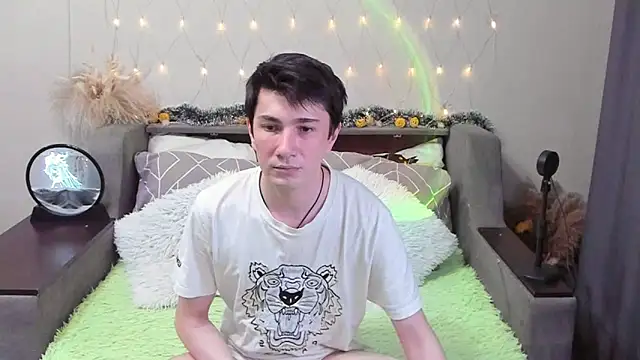 Snapshot of Yumi_steve chatting on November 3, 2:51 pm Yumi steve online show from November 3, 2:51 pm