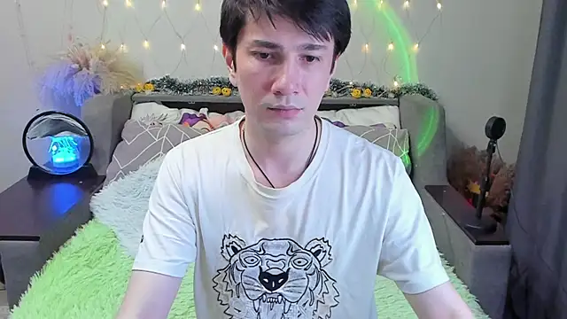 Snapshot of Yumi_steve chatting on December 16, 4:56 pm Yumi steve online show from December 16, 4:56 pm