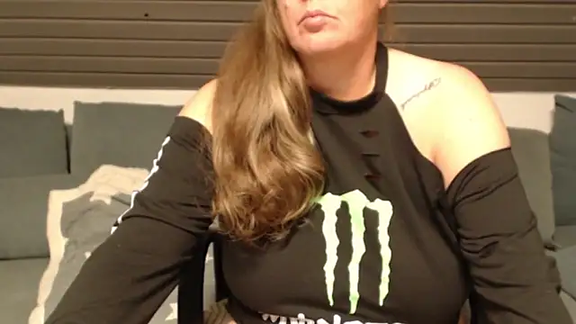 Snapshot of KimMitchelli chatting on September 17, 8:10 pm KimMitchelli online show from September 17, 8:10 pm