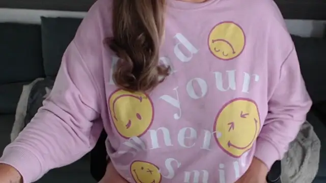 Snapshot of KimMitchelli chatting on September 21, 8:49 am KimMitchelli online show from September 21, 8:49 am