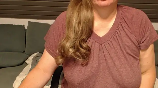 Snapshot of KimMitchelli chatting on September 25, 5:22 am KimMitchelli online show from September 25, 5:22 am