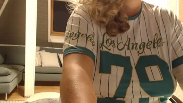 Snapshot of KimMitchelli chatting on October 14, 6:09 pm KimMitchelli online show from October 14, 6:09 pm