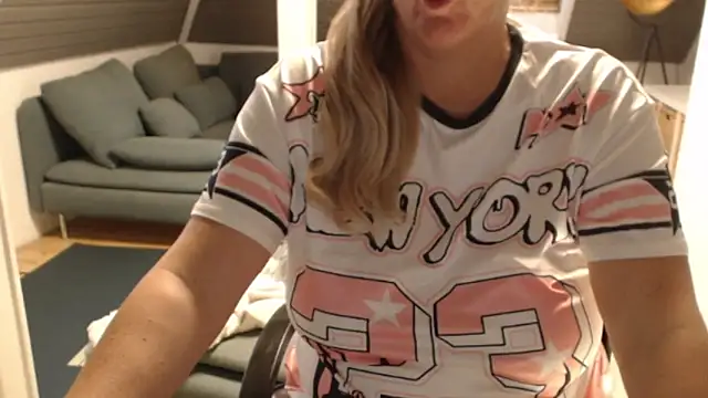 KimMitchelli online show from December 17, 12:11 pm