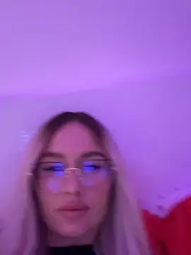 Snapshot of mollyxxx chatting on November 2, 1:08 am mollyxxx online show from November 2, 1:08 am