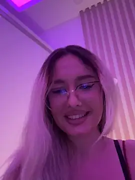 Snapshot of mollyxxx chatting on December 20, 9:11 pm mollyxxx online show from December 20, 9:11 pm