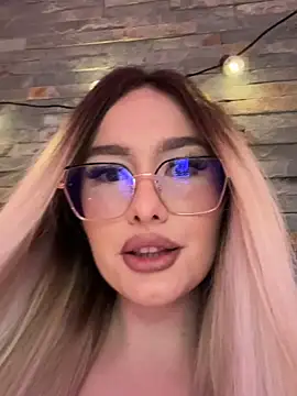 mollyxxx online show from February 21, 8:10 pm