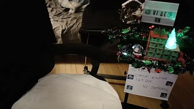 Snapshot of Cocotinexo chatting on December 4, 2:54 am Cocotinexo online show from December 4, 2:54 am