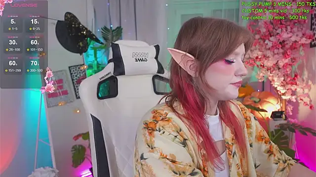 Snapshot of Crazy_Wine chatting on October 28, 11:07 pm Crazy Wine online show from October 28, 11:07 pm