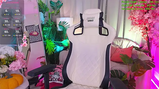 Snapshot of Crazy_Wine chatting on November 19, 9:48 pm Crazy Wine online show from November 19, 9:48 pm