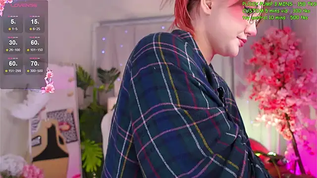 Snapshot of Crazy_Wine chatting on November 25, 6:24 am Crazy Wine online show from November 25, 6:24 am