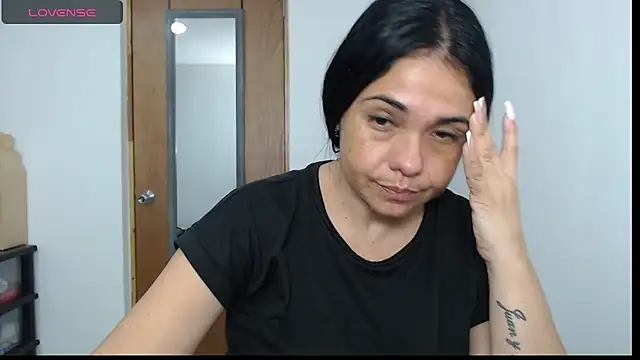 selena ferri online show from December 4, 1:15 am