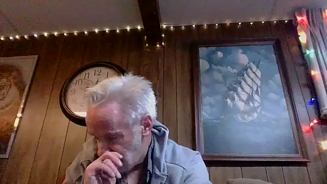 Snapshot of Makowboy chatting on December 16, 7:21 pm Makowboy online show from December 16, 7:21 pm