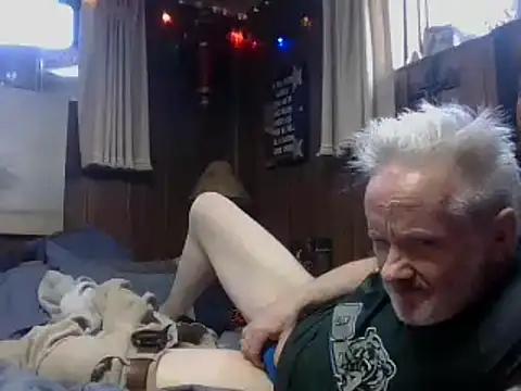 Snapshot of Makowboy chatting on January 5, 5:30 pm Makowboy online show from January 5, 5:30 pm