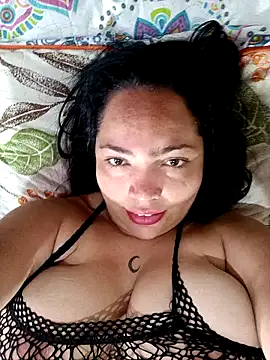 Snapshot of NIKOLE1301 chatting on January 6, 5:49 pm NIKOLE1301 online show from January 6, 5:49 pm