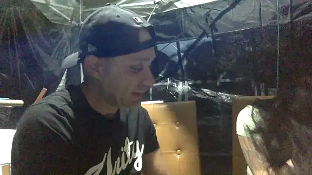 Snapshot of secretnightsociety chatting on December 17, 9:48 am secretnightsociety online show from December 17, 9:48 am