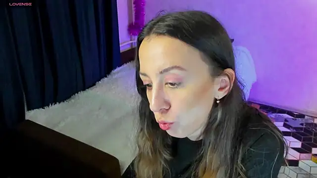 CurlySteph online show from December 19, 7:29 pm