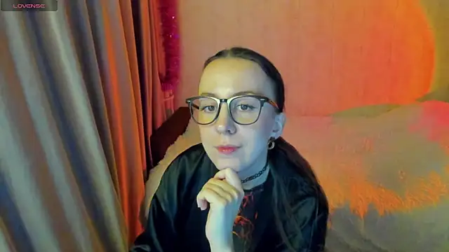 CurlySteph online show from November 7, 5:57 pm