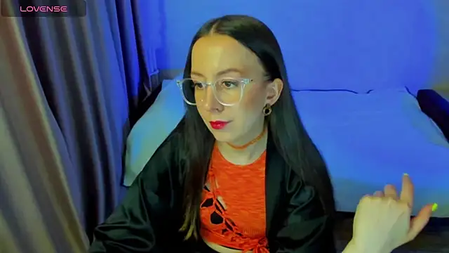 CurlySteph online show from April 11, 7:07 pm