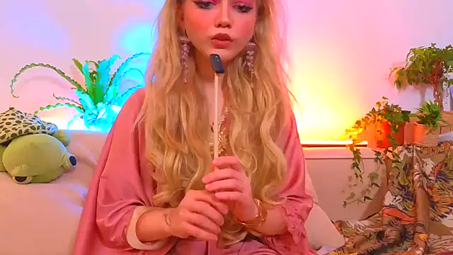 Snapshot of Nymph_Eva chatting on November 15, 6:48 pm Nymph Eva online show from November 15, 6:48 pm