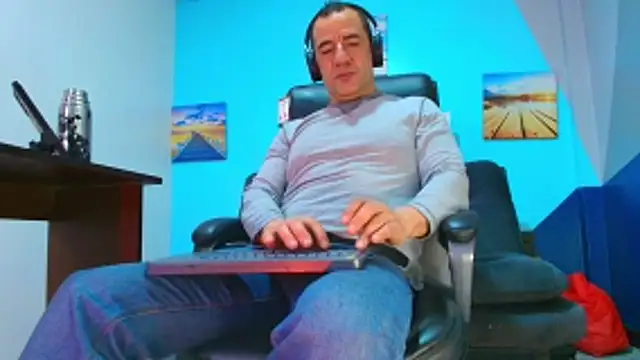 juanses n toro online show from November 14, 12:37 pm