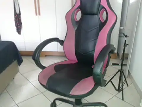 Snapshot of bustycarly chatting on January 26, 1:04 pm bustycarly online show from January 26, 1:04 pm