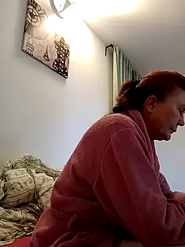 Snapshot of Hottie-Mom chatting on September 26, 1:15 pm Hottie-Mom online show from September 26, 1:15 pm