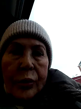 Hottie-Mom online show from February 12, 8:31 am