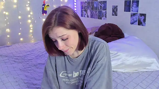 YunaPeace online show from February 6, 7:29 pm