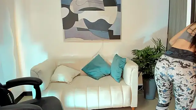 Snapshot of SaraParker_ chatting on February 4, 2:32 pm SaraParker online show from February 4, 2:32 pm