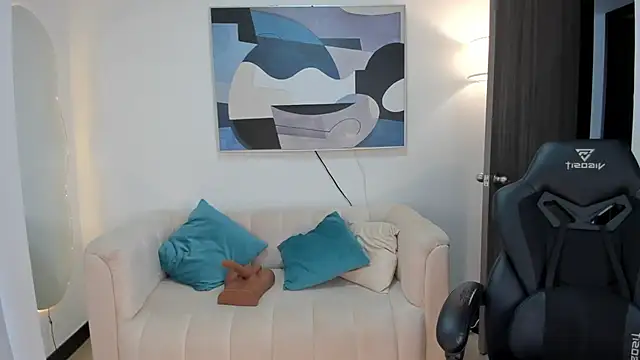 Snapshot of SaraParker_ chatting on January 6, 1:15 pm SaraParker online show from January 6, 1:15 pm