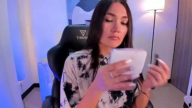 Snapshot of SaraParker_ chatting on January 16, 12:03 am SaraParker online show from January 16, 12:03 am