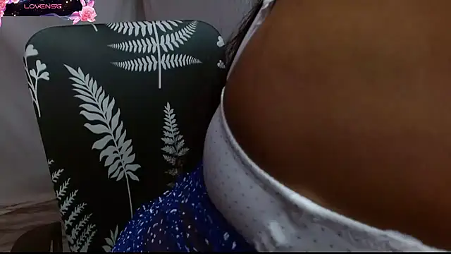 Snapshot of Ria_fun chatting on December 4, 12:47 pm Ria fun online show from December 4, 12:47 pm