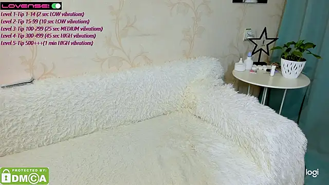 Snapshot of EmmaAmazingEyes chatting on December 20, 3:10 pm EmmaAmazingEyes online show from December 20, 3:10 pm